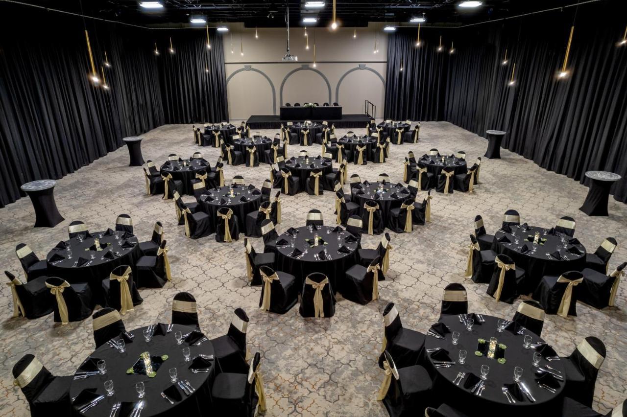 Grand Williston Hotel And Conference Center Екстериор снимка