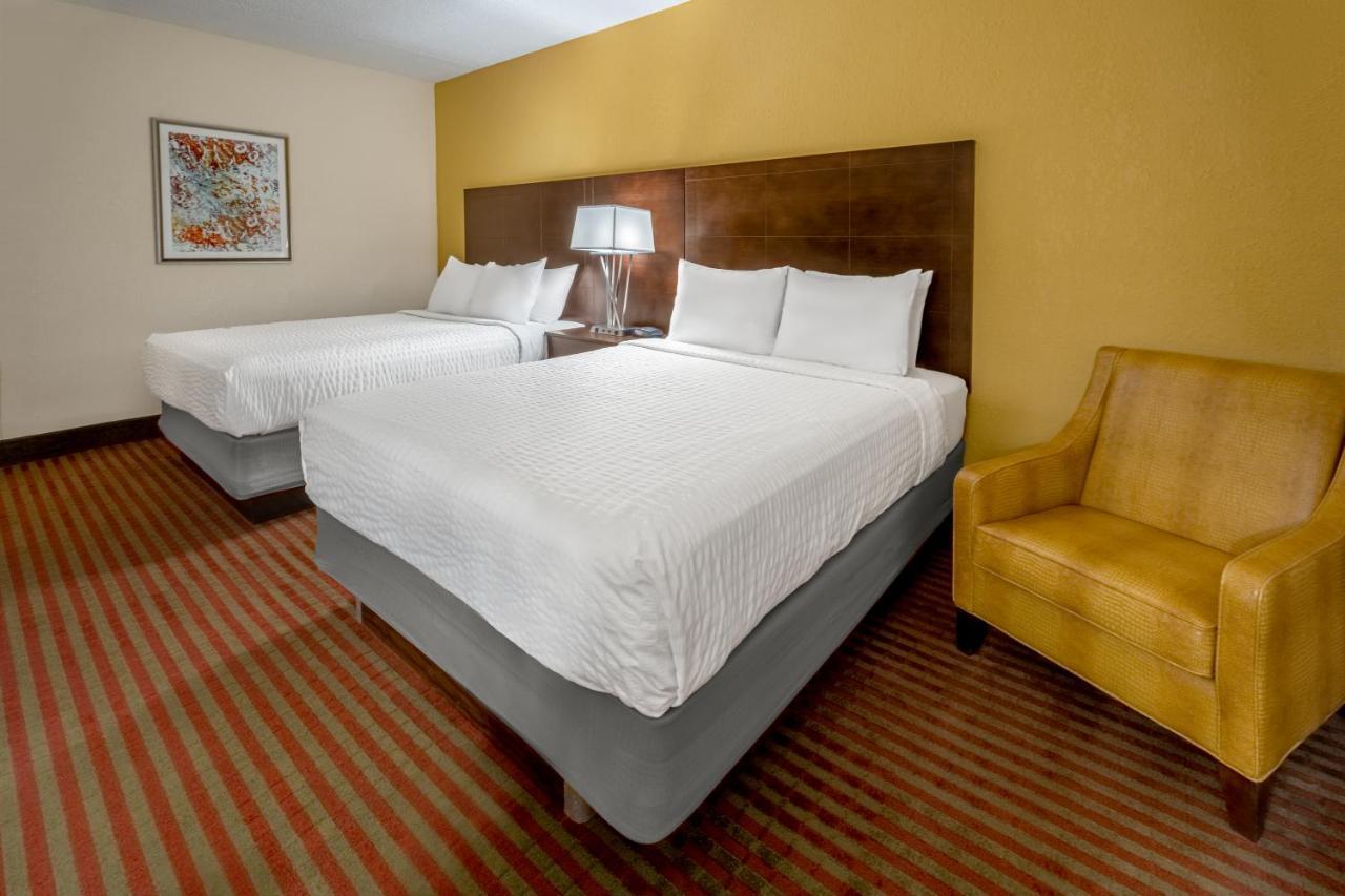 Grand Williston Hotel And Conference Center Екстериор снимка