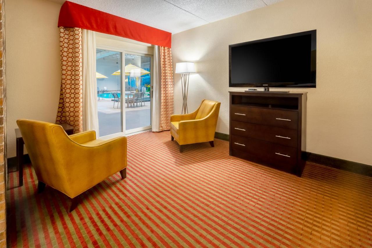 Grand Williston Hotel And Conference Center Екстериор снимка