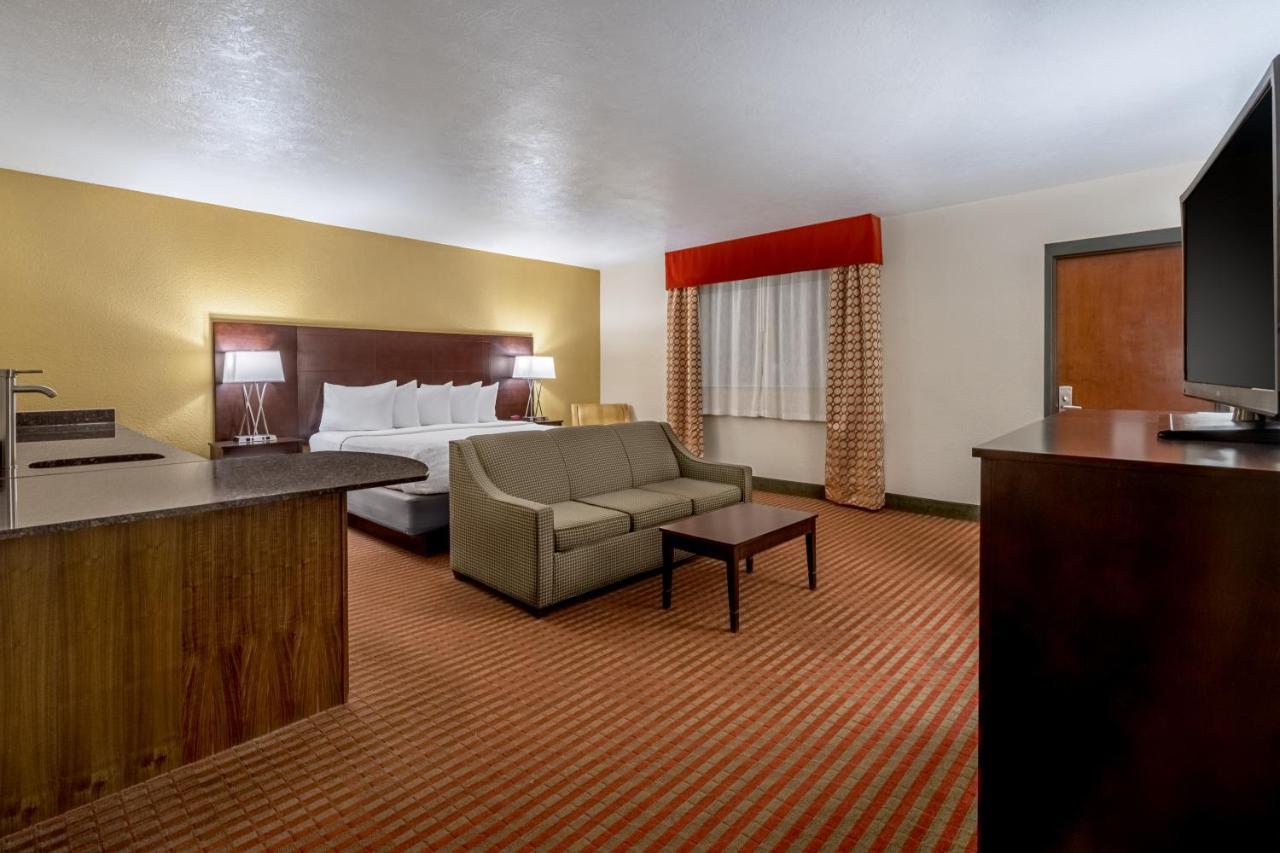 Grand Williston Hotel And Conference Center Екстериор снимка
